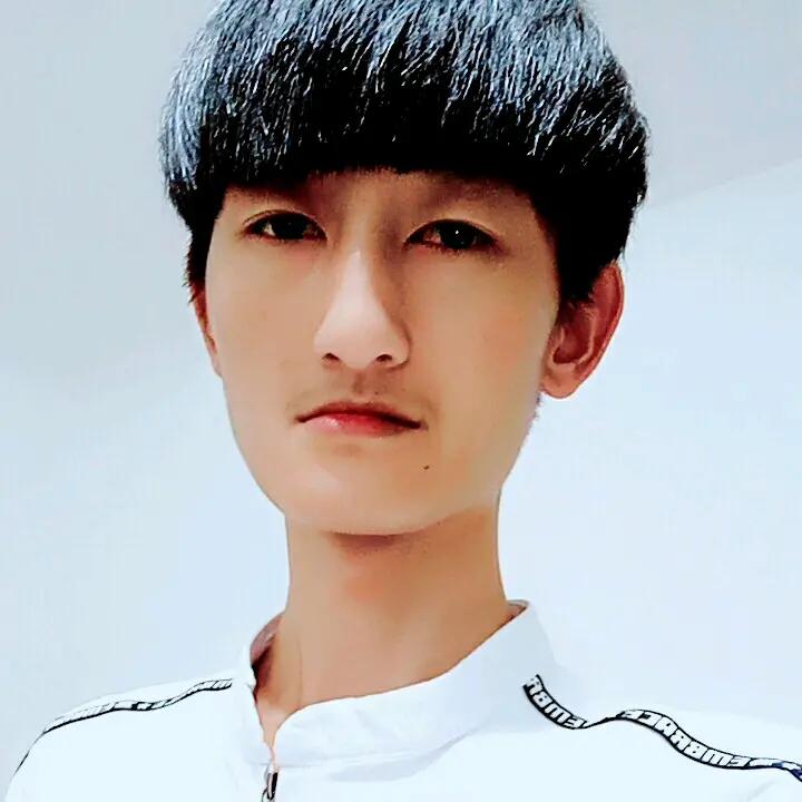 迷彩雄