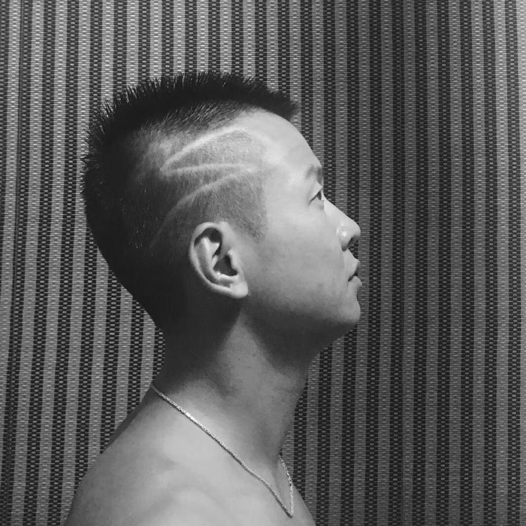 跑不动的小胡哥