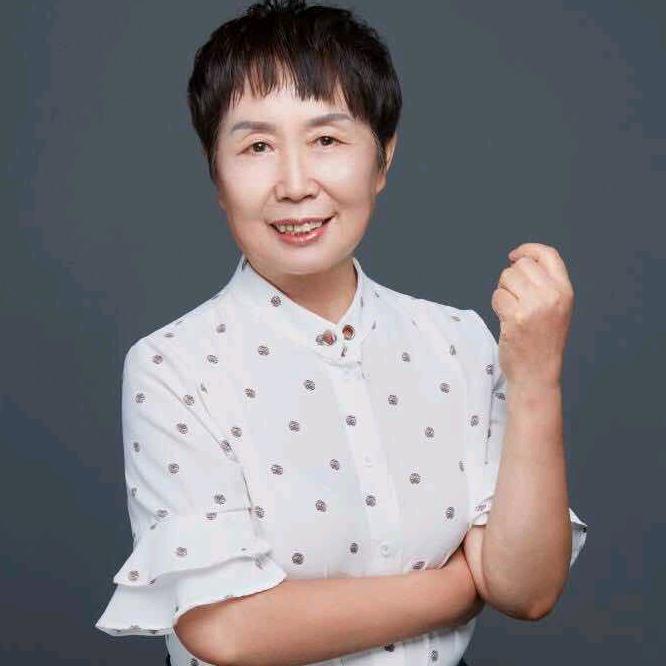 许佩英