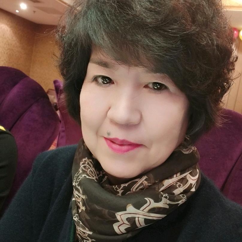 英子