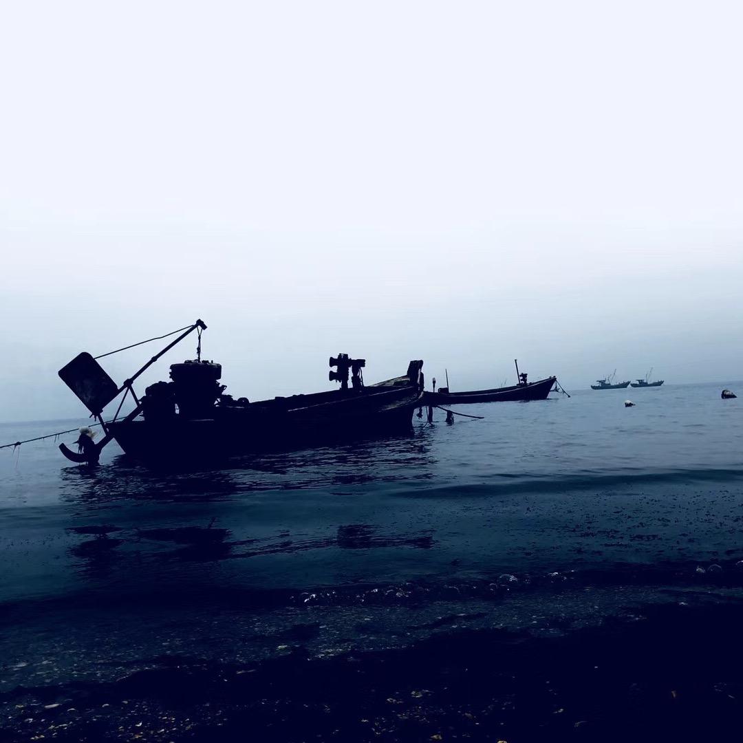 じ沐沐爱吃小鱼干