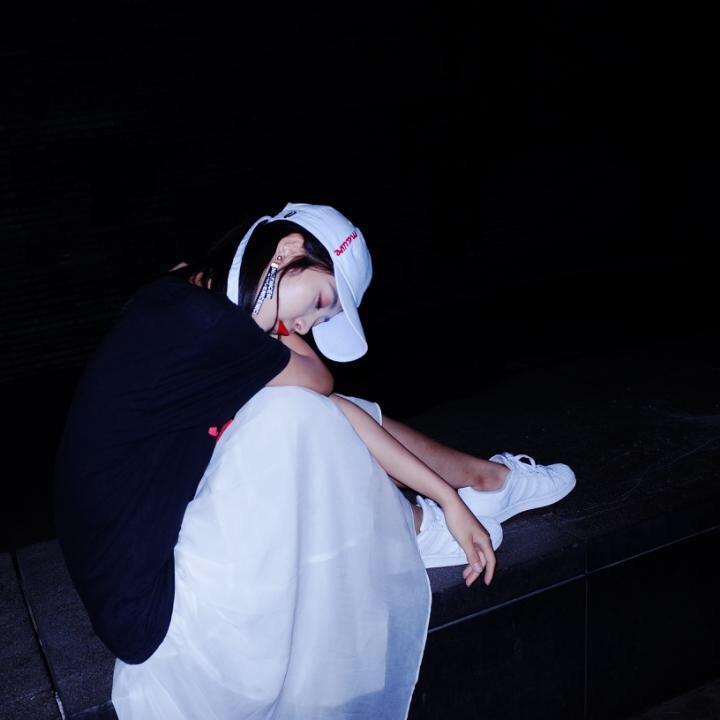 L.  筱