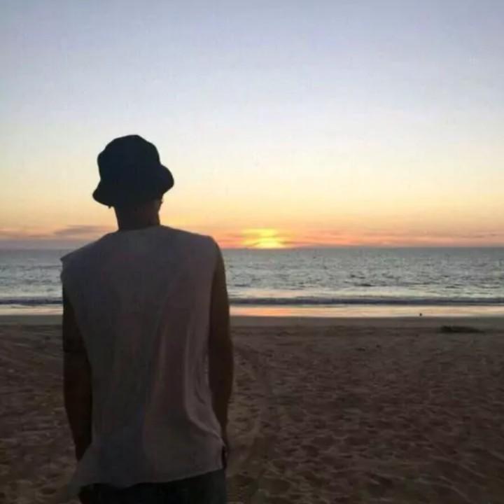 搁浅。