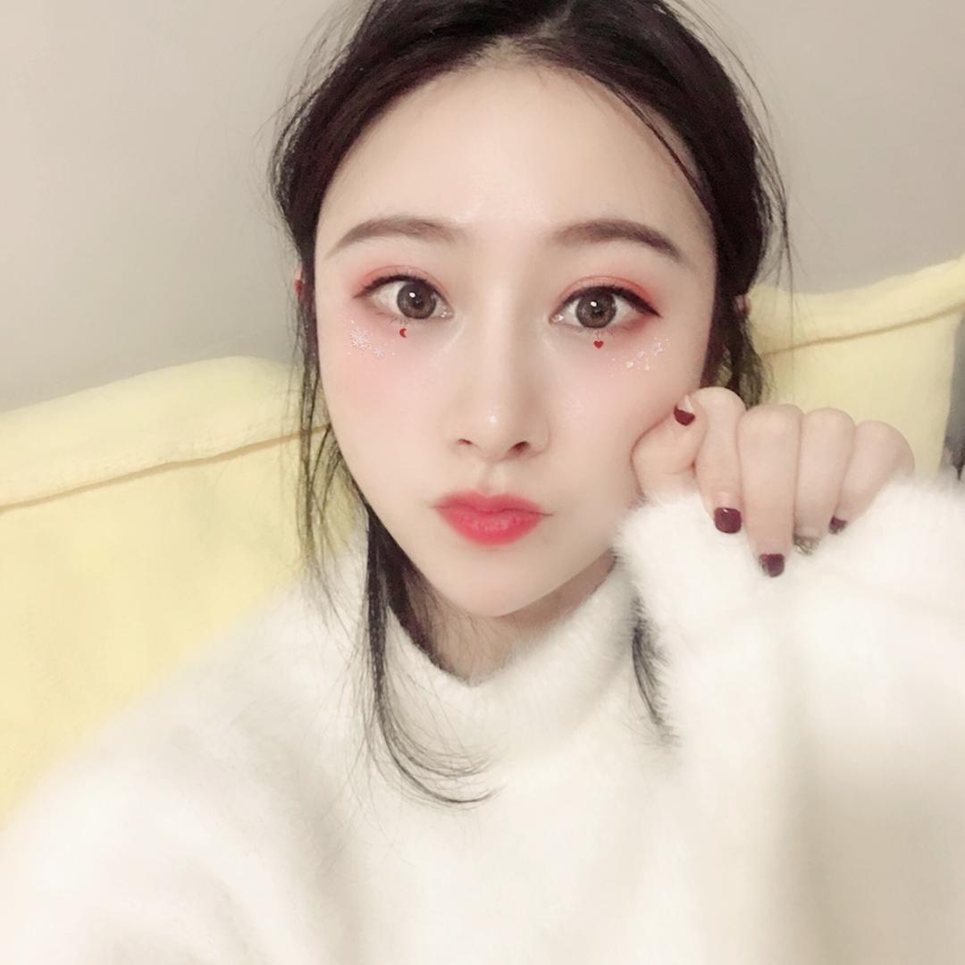 是喃喃呀
