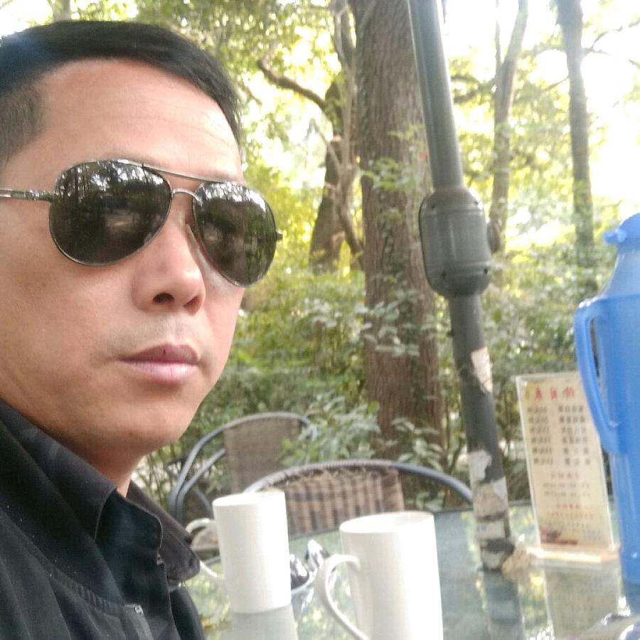 微醺^ ̳ට ̫ ට ̳^大叔