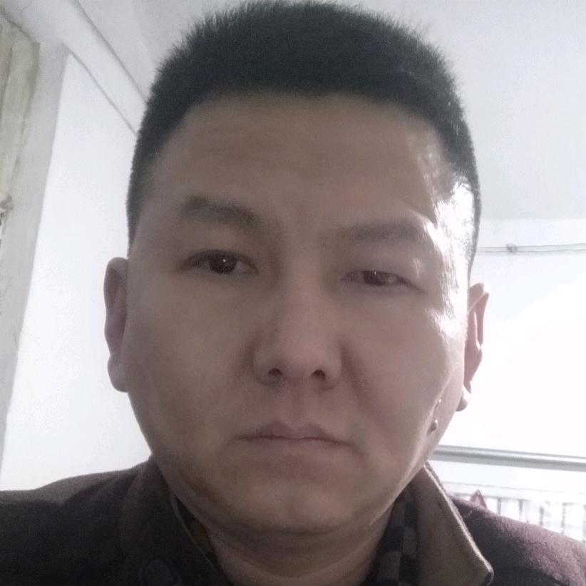 大雪压青松，青松挺且直！