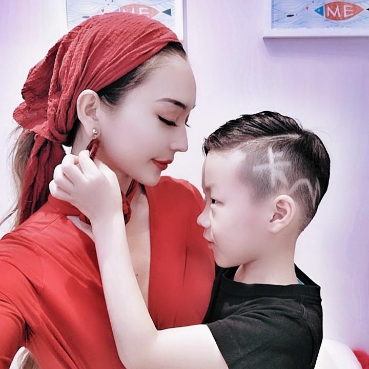 卡卡夫妇（三胎产后变美版)