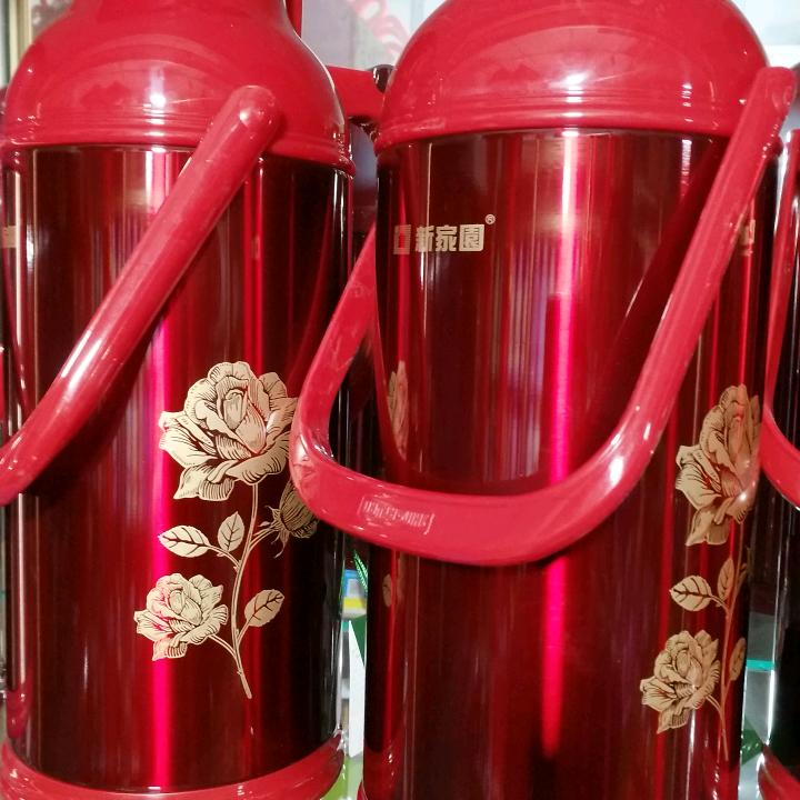 日用百货，口杯茶具。礼品地垫