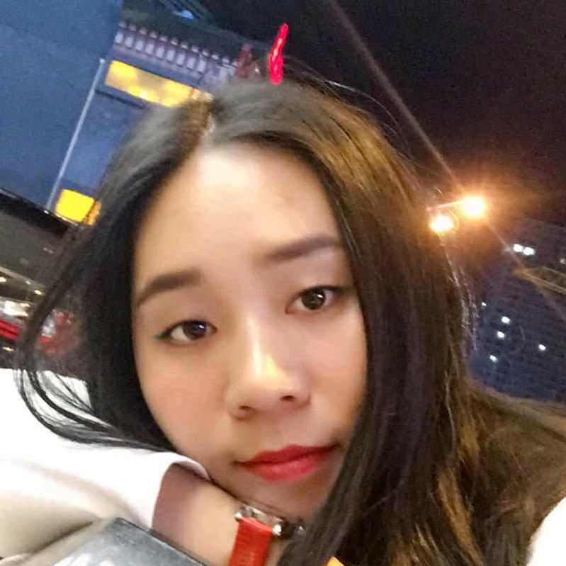 豆制品的小姐姐
