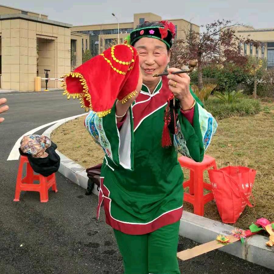 快乐济公。