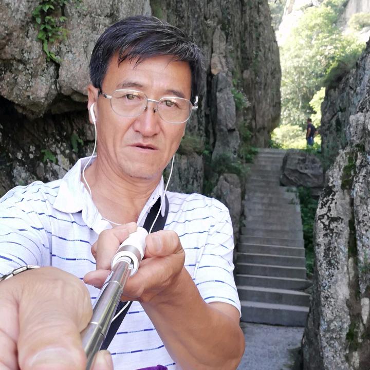吴群