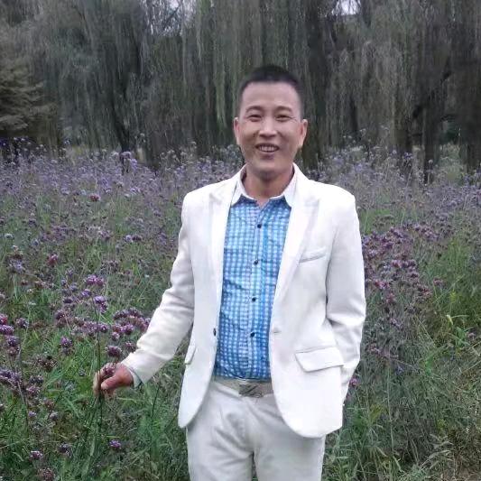 爱你的人