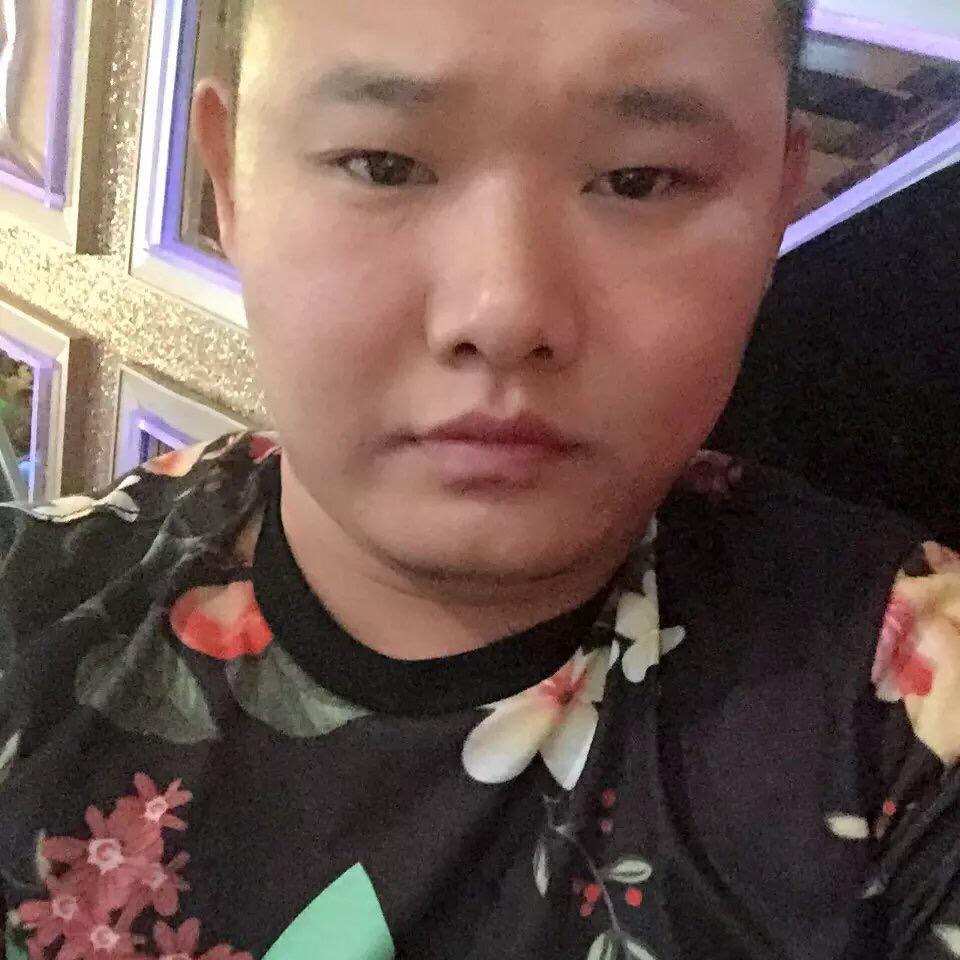 阿龙