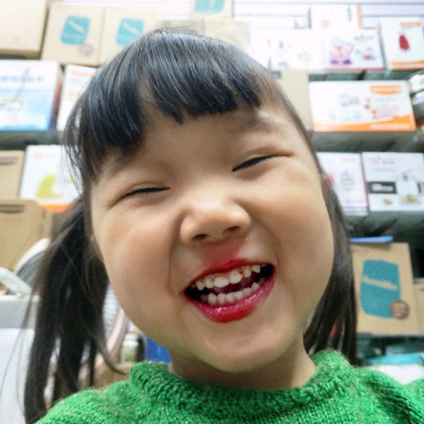 女生单眼小