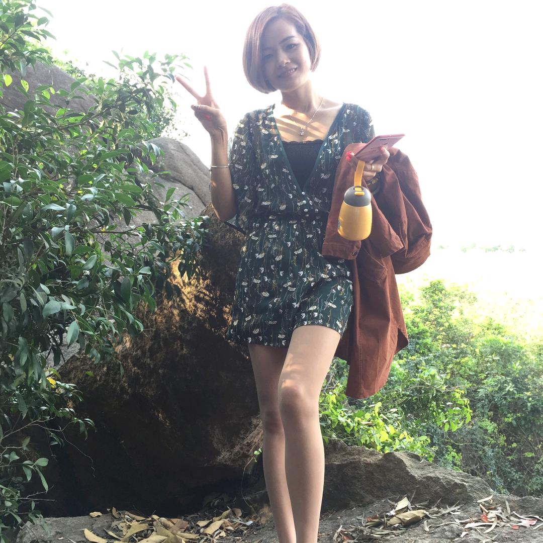 A王小样文儒摆摊卖（手打柠檬茶）