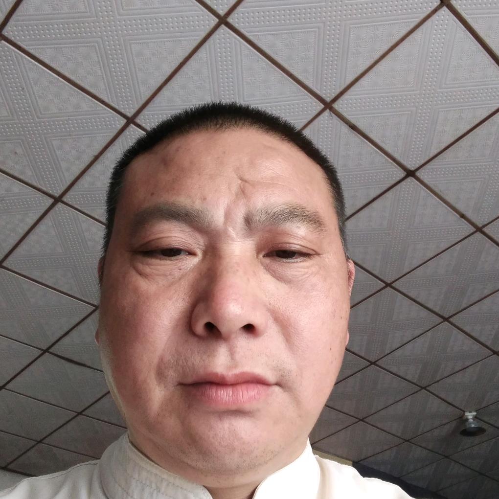 王国平是卖轮胎的。