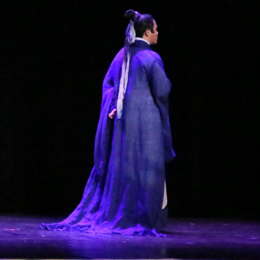 男中音胡斯豪
