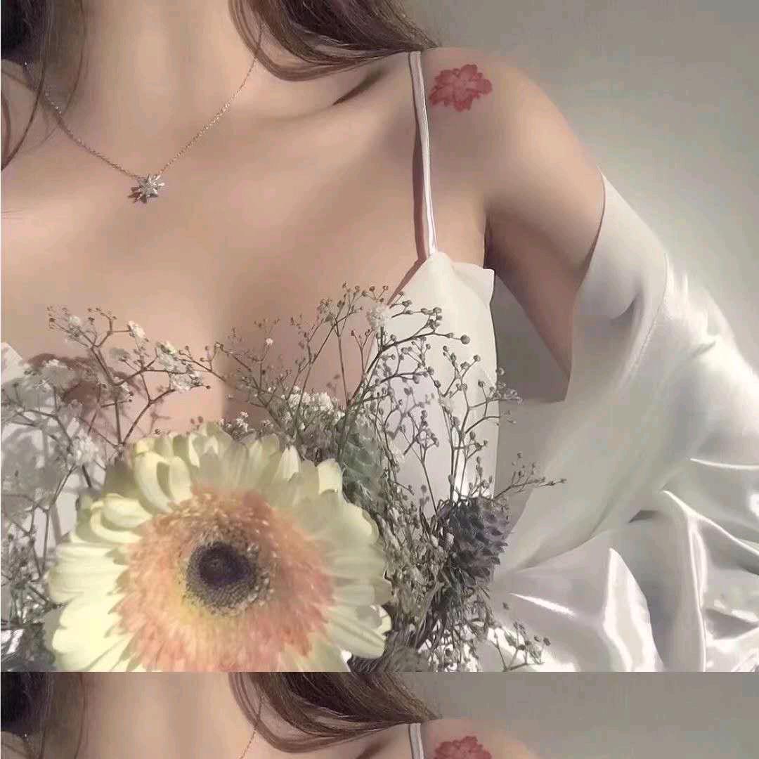 卖门窗的小姐姐