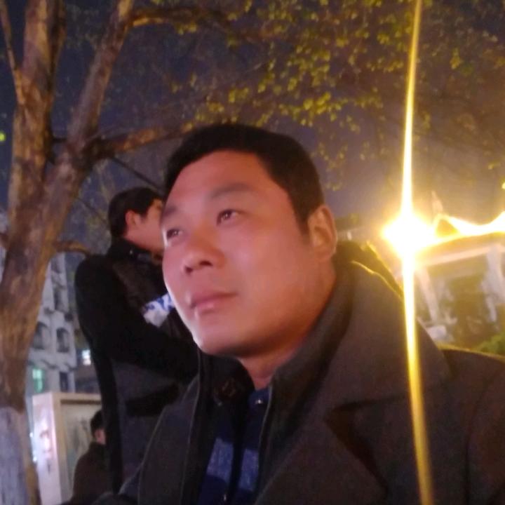 小亮汽车修理厂，亮哥