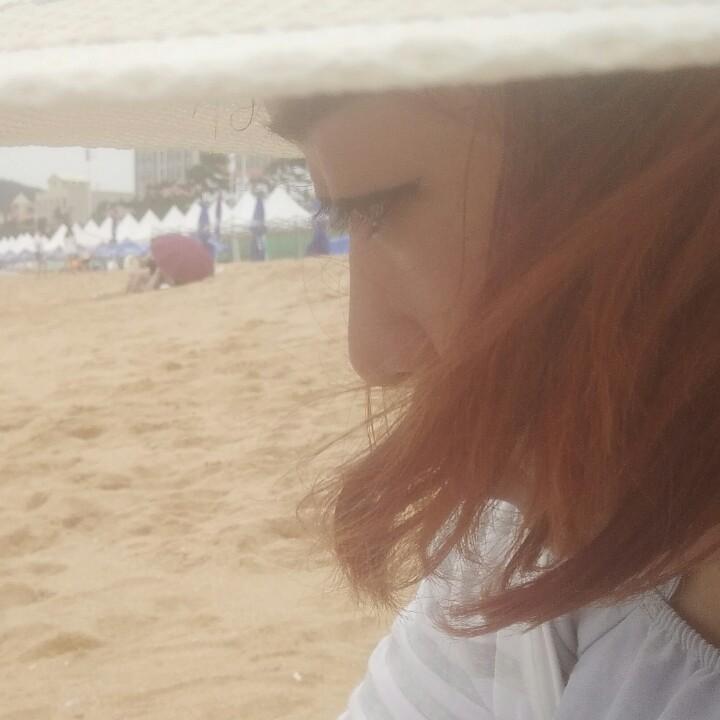 余小默吖