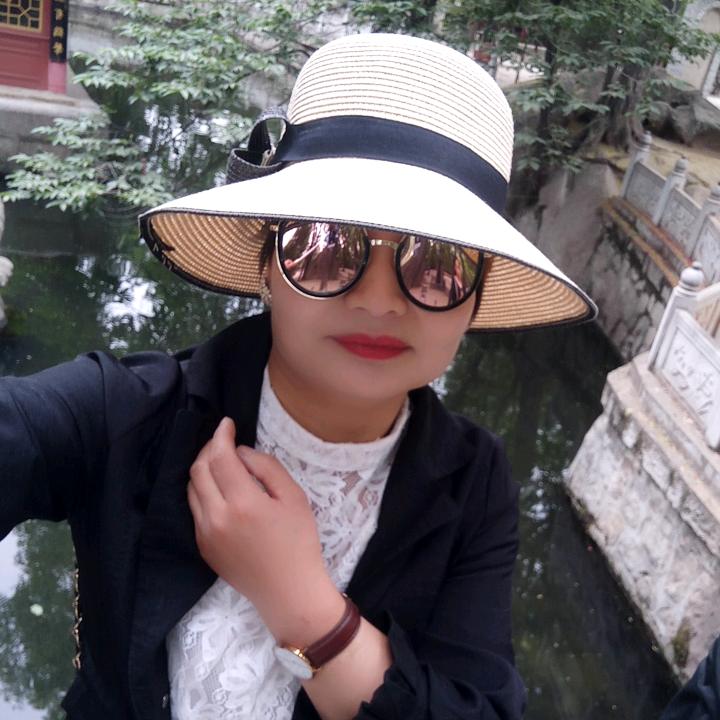 开心的😊阿妹子！