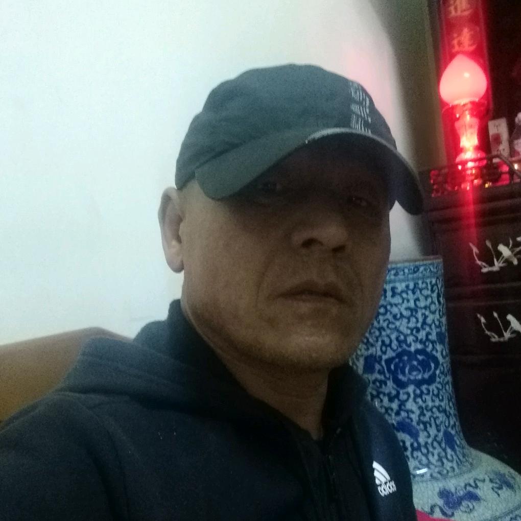 唱歌走音的人