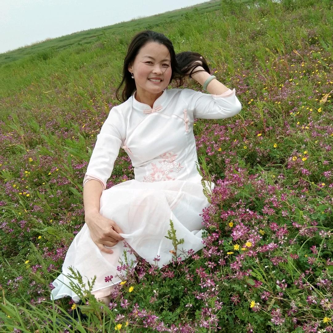 跟着旋律扬起嘴角