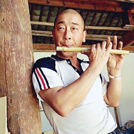 杨佈仔