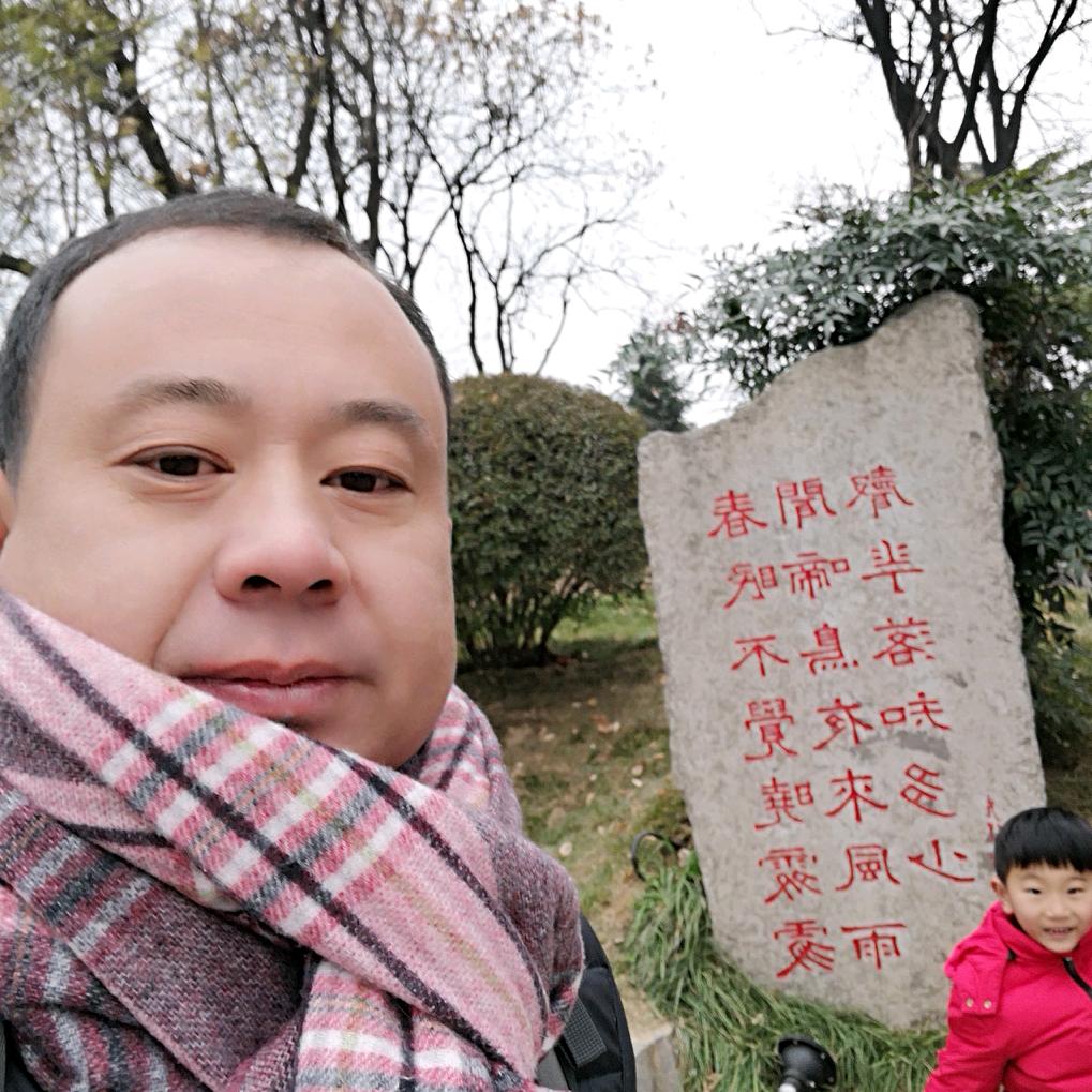 开皮卡的大叔