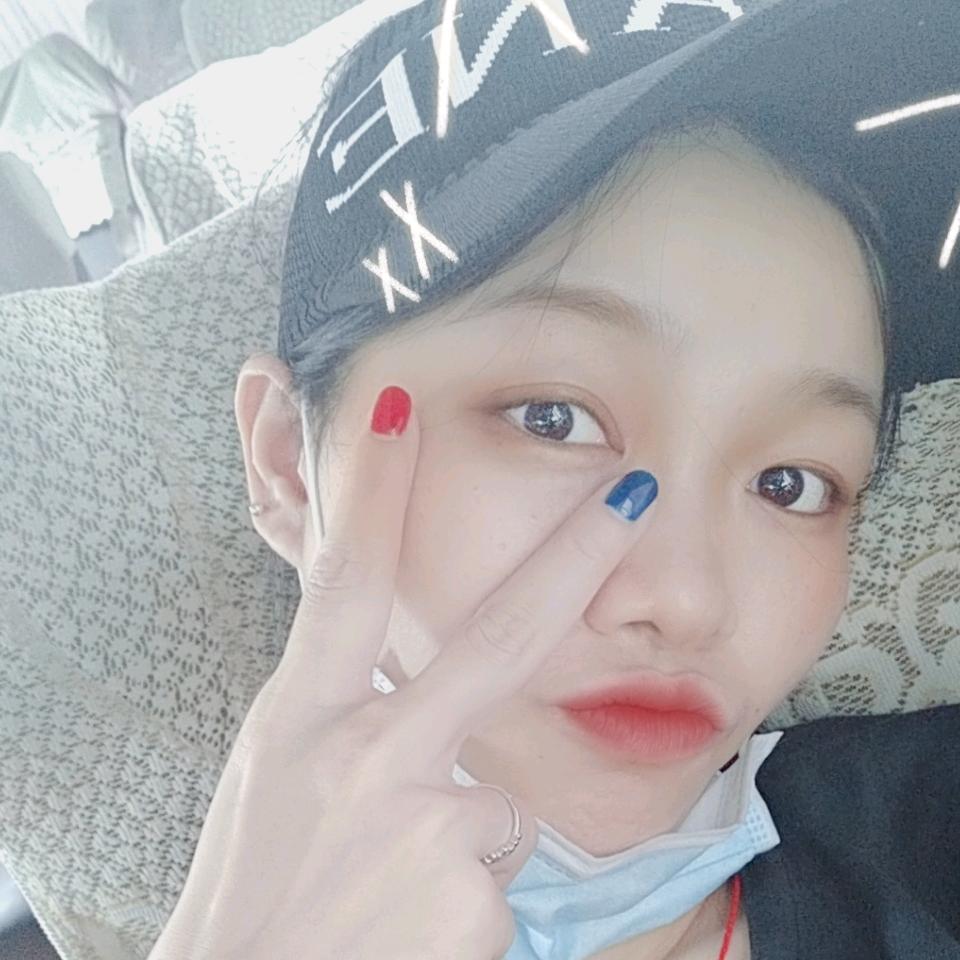 小小🌈容容🌈