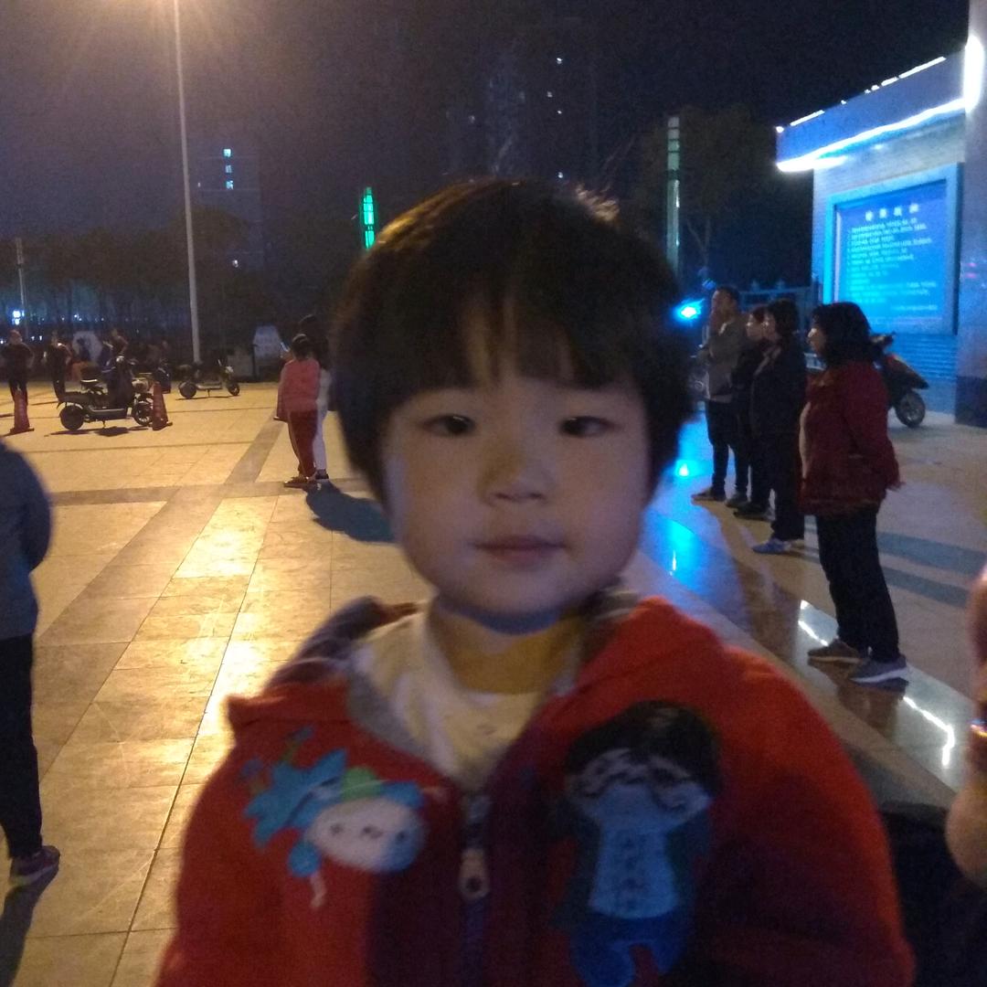 瞳瞳她爸