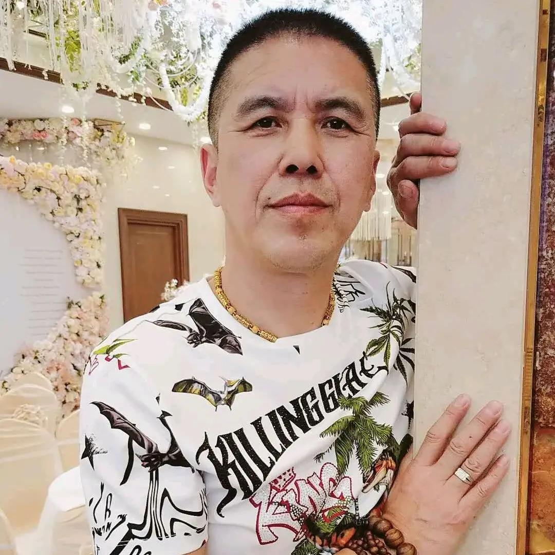 李宏伟