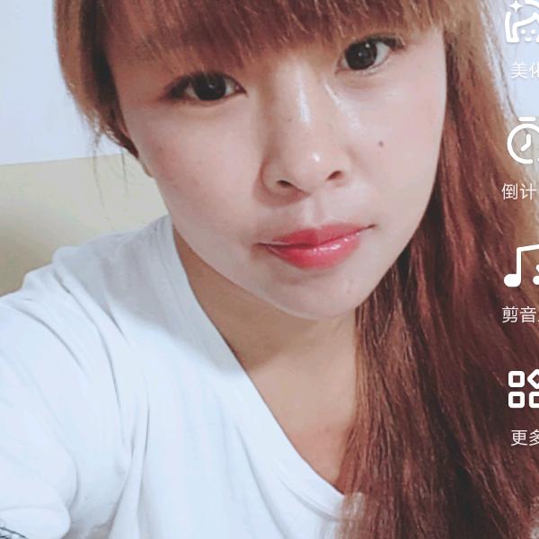 其实我没那么坚强，只是学会了伪装。