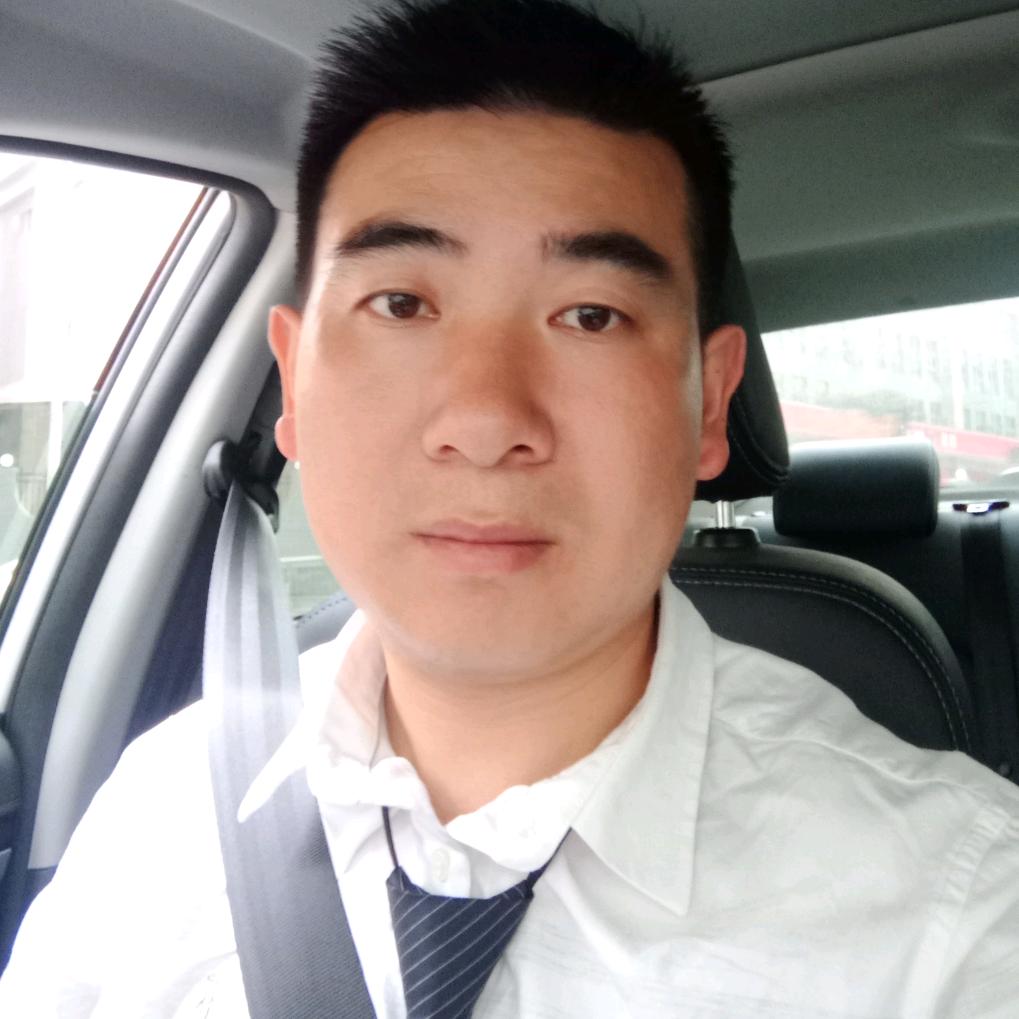 开半挂的小刘哥