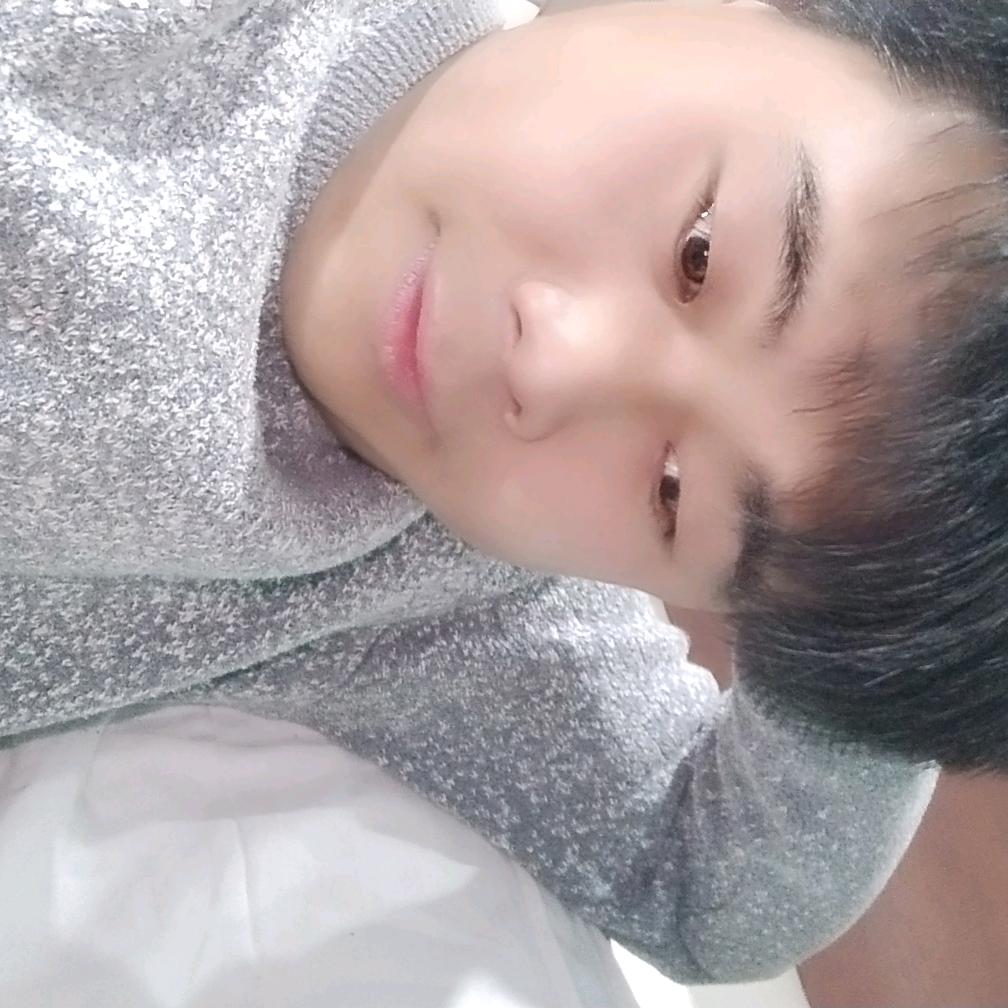 华