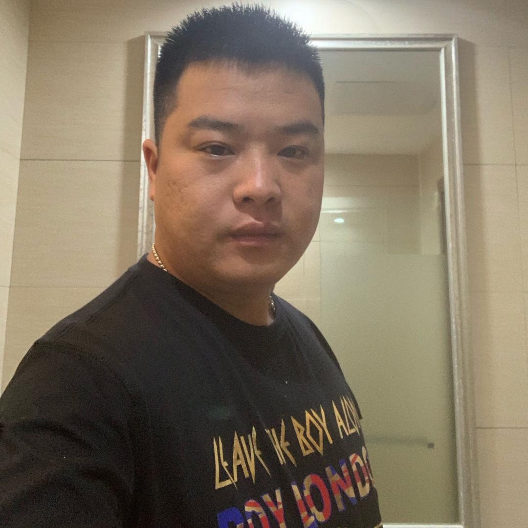 中国的服务员 犇航机械豪车租赁 张凯