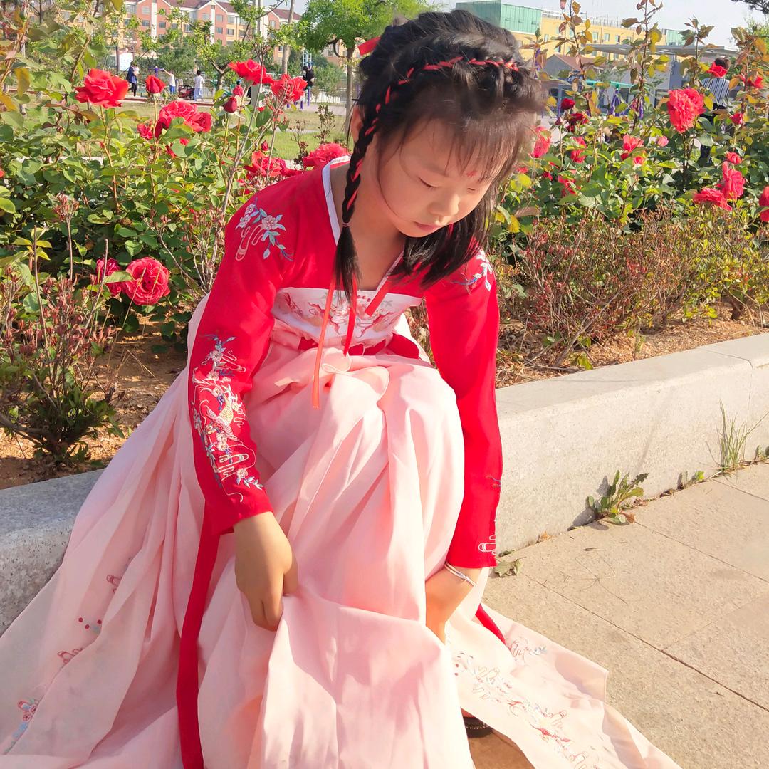 彤╭(╯ε╰)╮薇