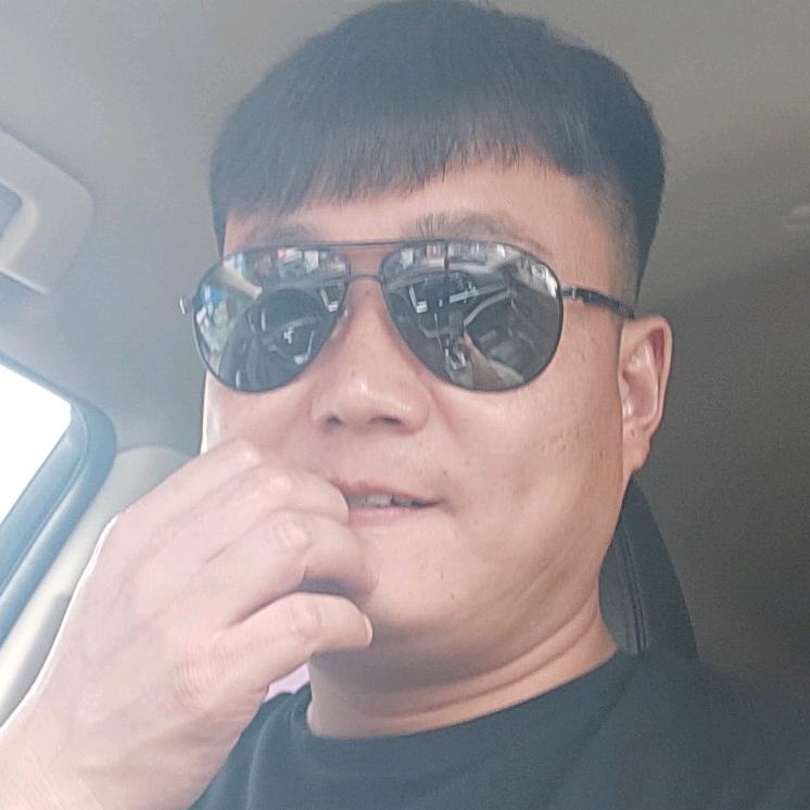 WANG攀专业正面吊整机运输