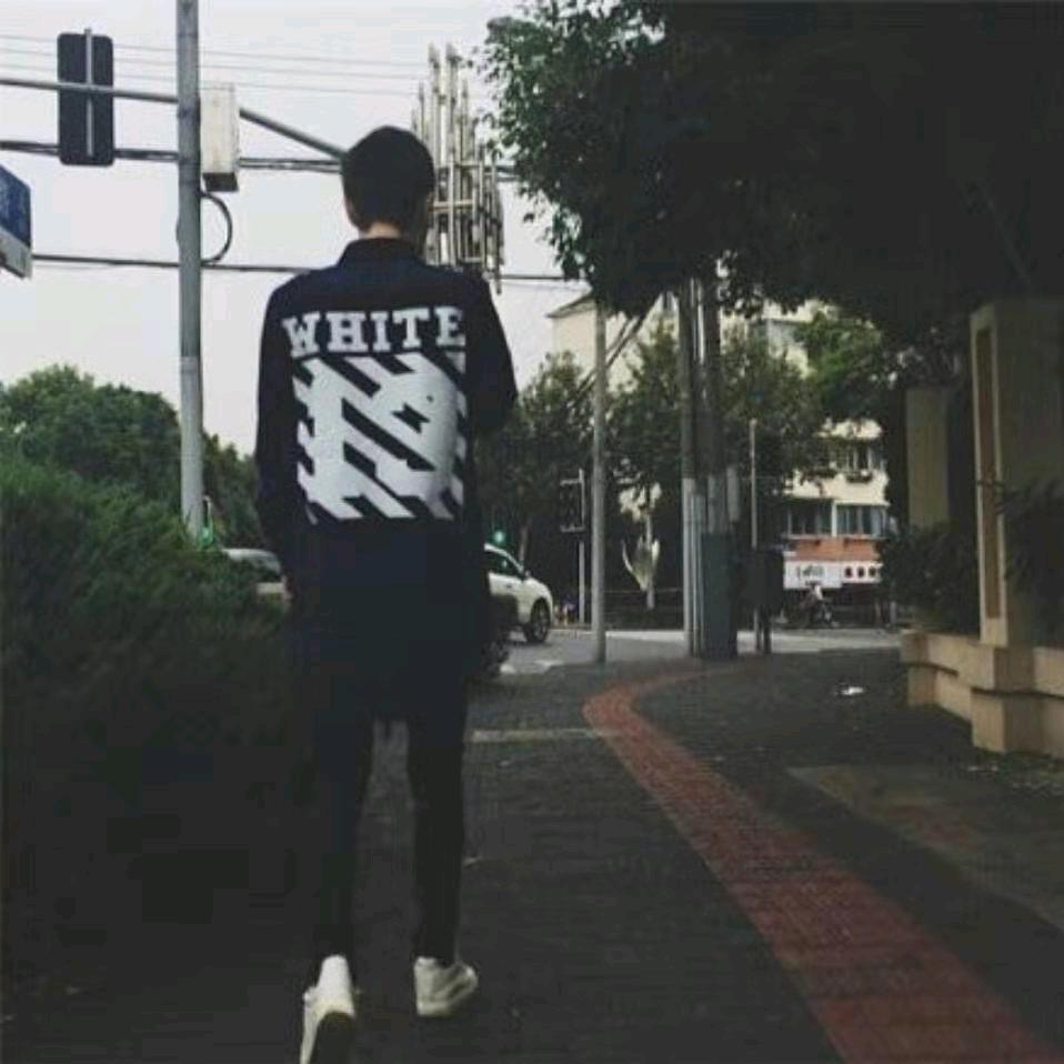 ꧁༺落雪成白ღ墨影成殇༻꧂