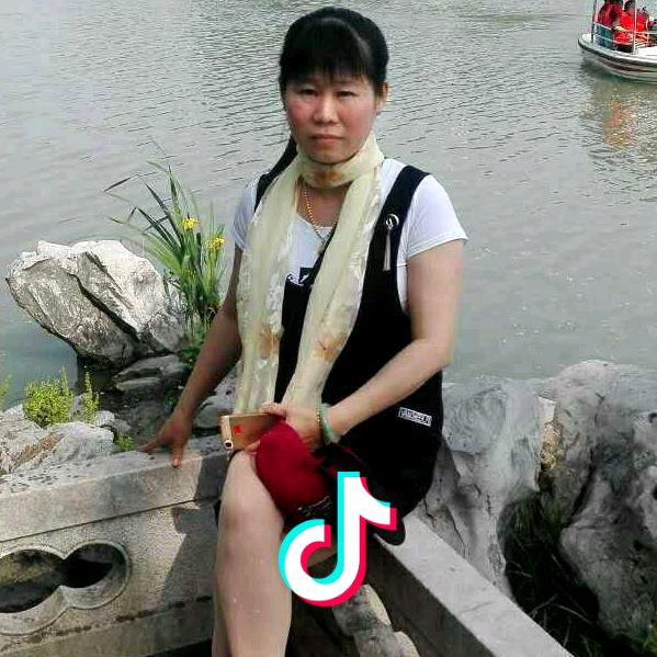 胡丁丁