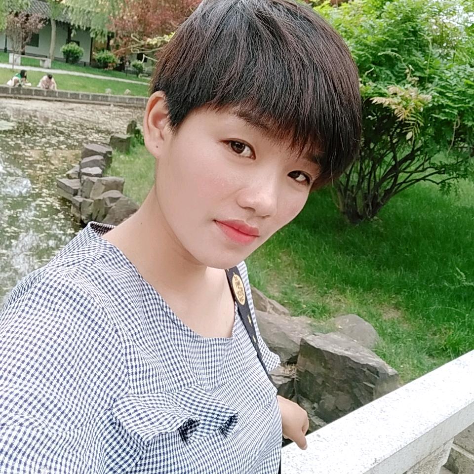 哈尼姑娘爱跳舞