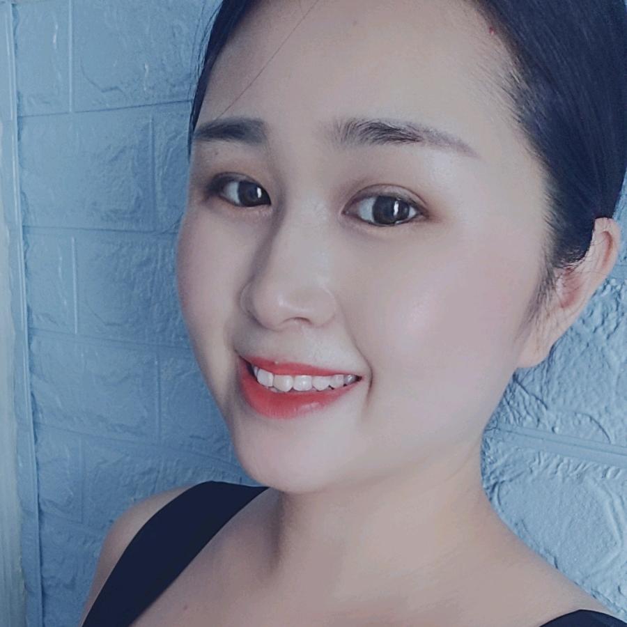 @黄大妮