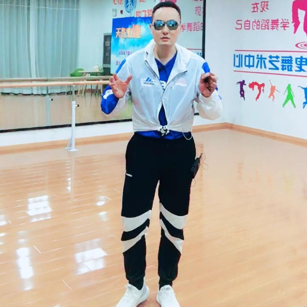 天性曳舞张绽放@抖音