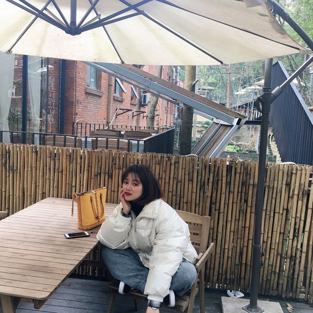 小黑 👧