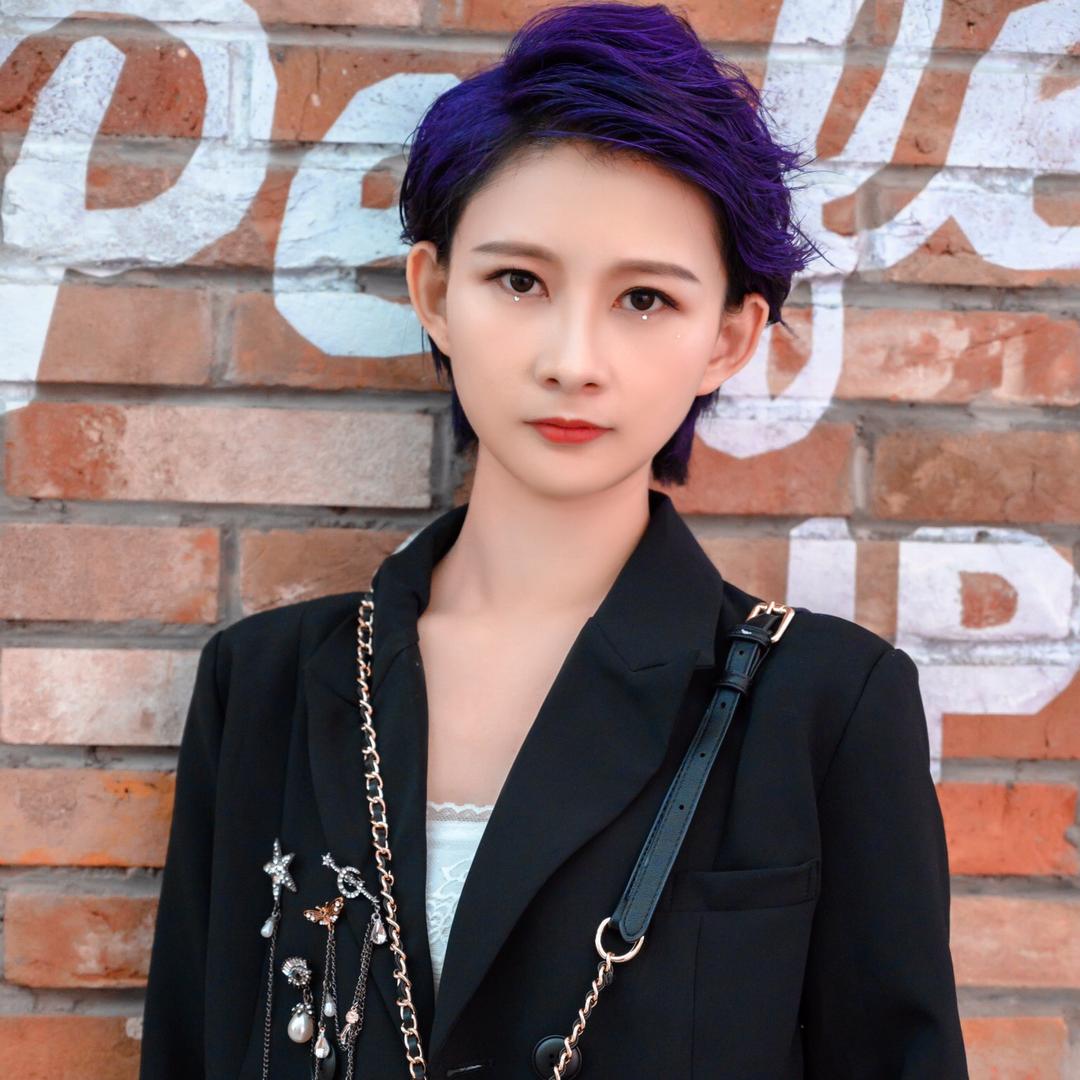 超级买手谭某某@抖音