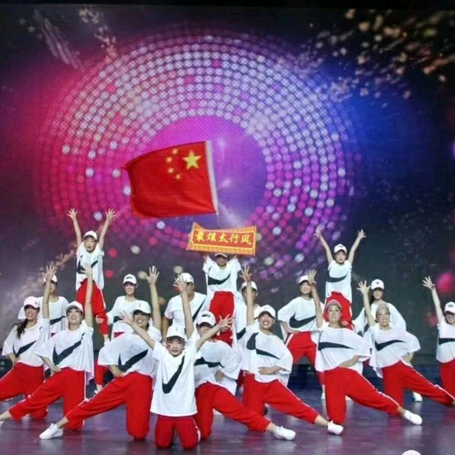 杨小荣花轿鼓舞团团长(全国接单，常年招生