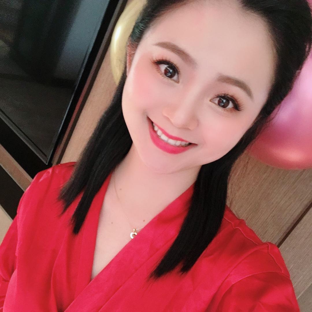 鸿小六