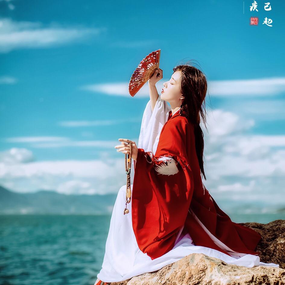 墨墨玩毛线