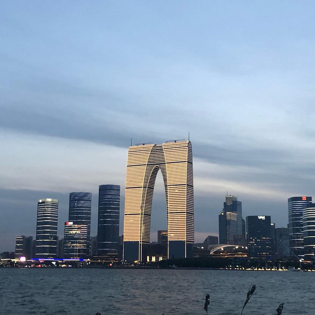 金龙在天