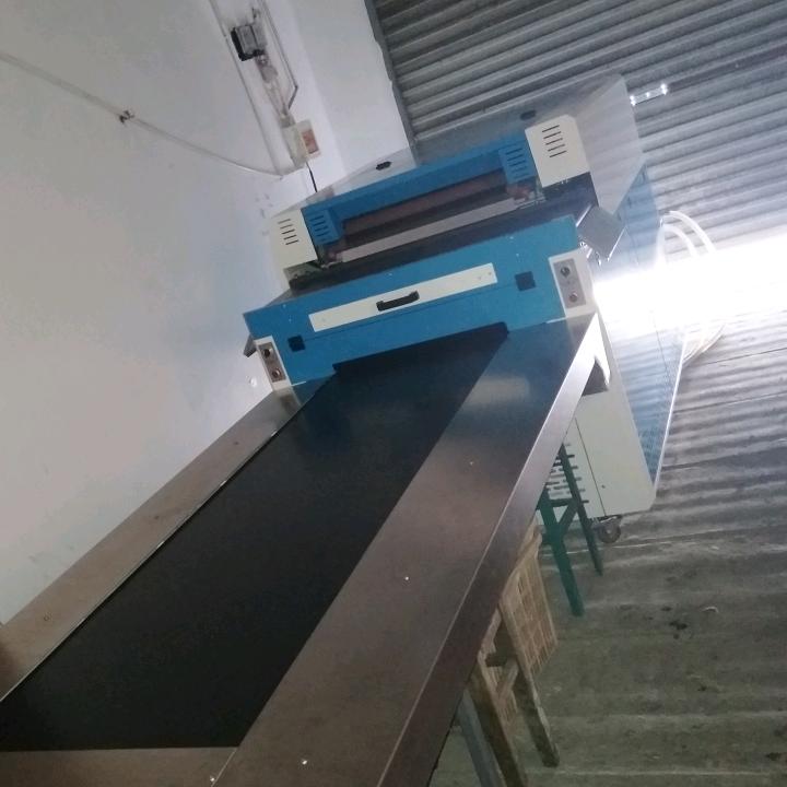 无缝贴合